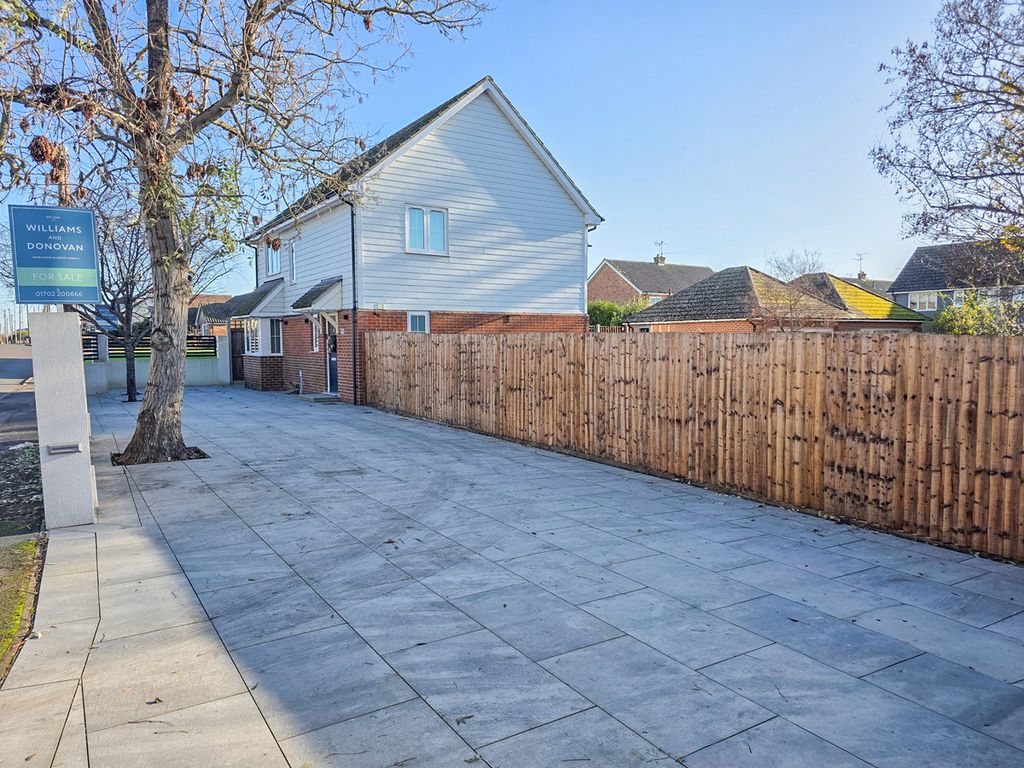 Property photo 2 of 29