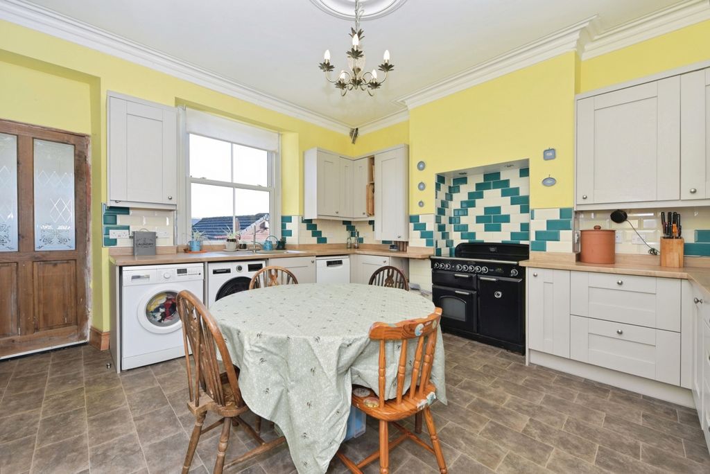 Property photo 3 of 13 Photo