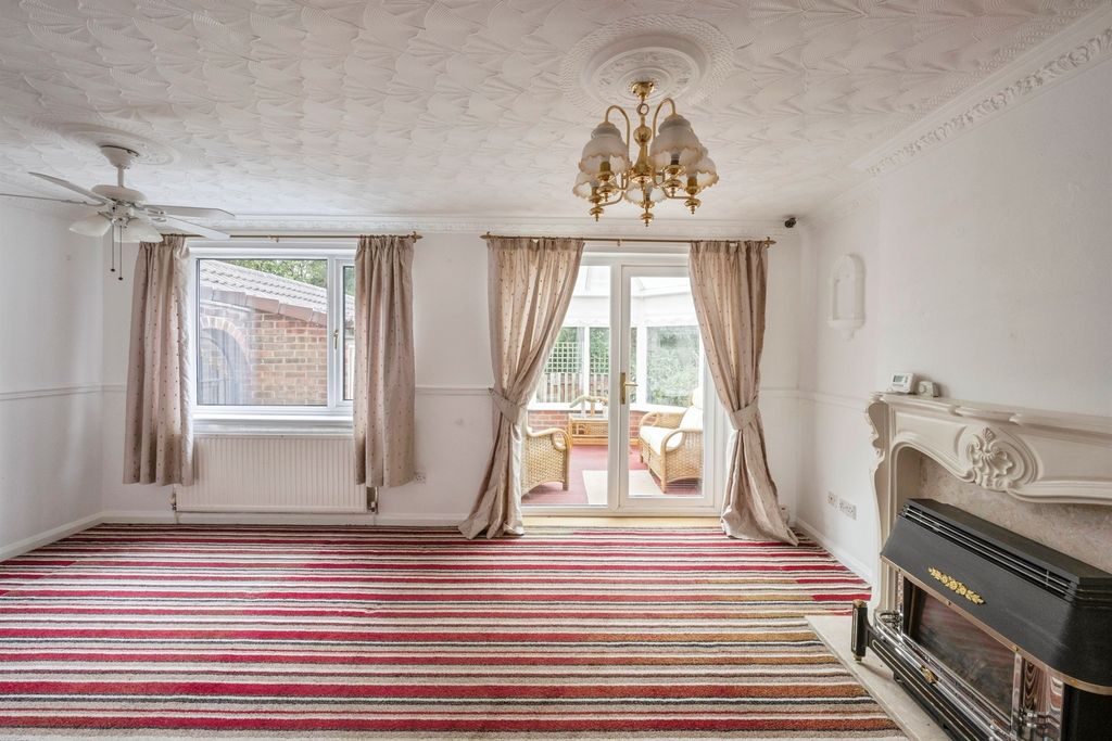 Property photo 2 of 17