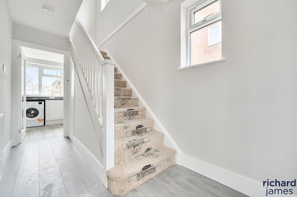 Property photo 2 of 12 5c2Bdba0E75743c3857d4836F21Fc23c