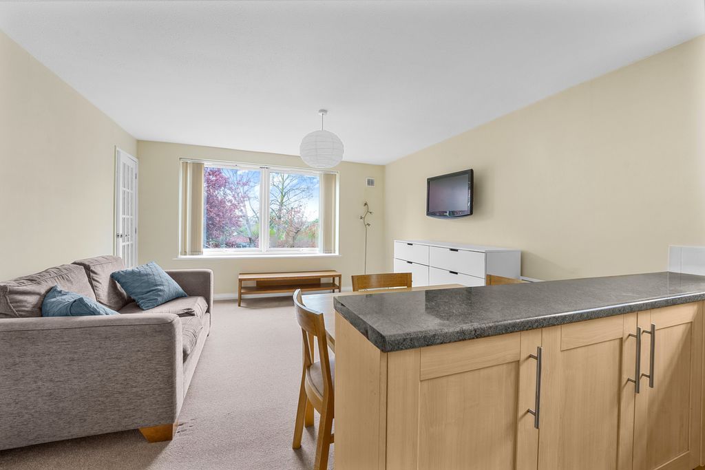 Property photo 3 of 13 Kitchen/Sitting Room