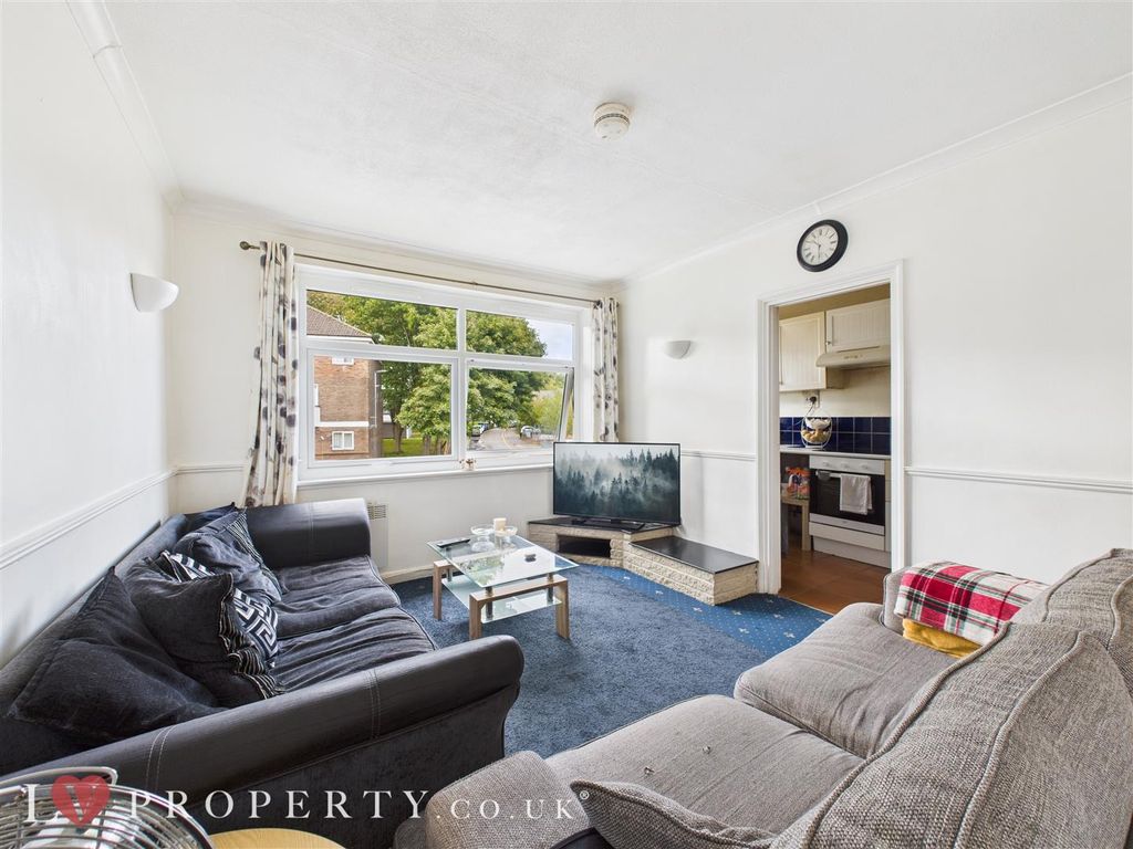 Property photo 2 of 14 Cam05016G0-Pr0117-Still005.Jpg