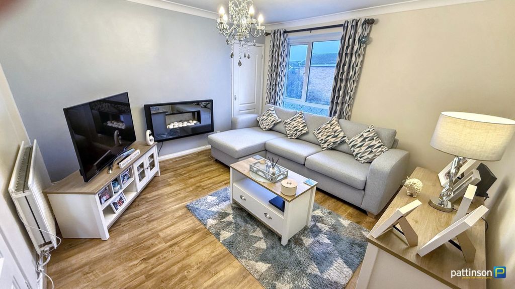 Property photo 2 of 10