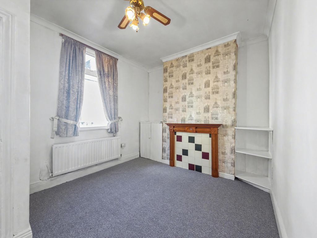 Property photo 3 of 9 Lounge