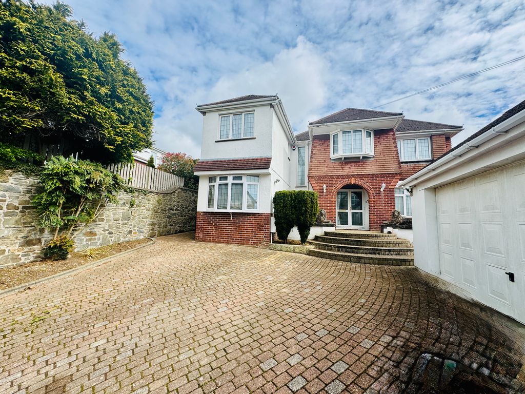 Property photo 1 of 27 Front View