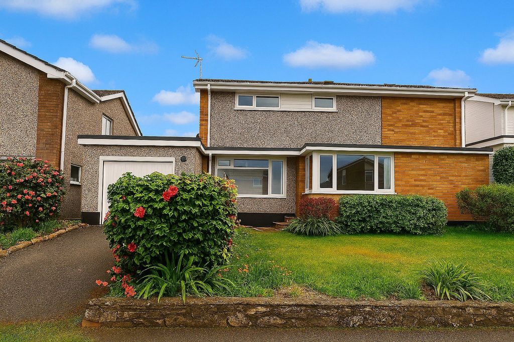 Property photo 1 of 21 Front Of House