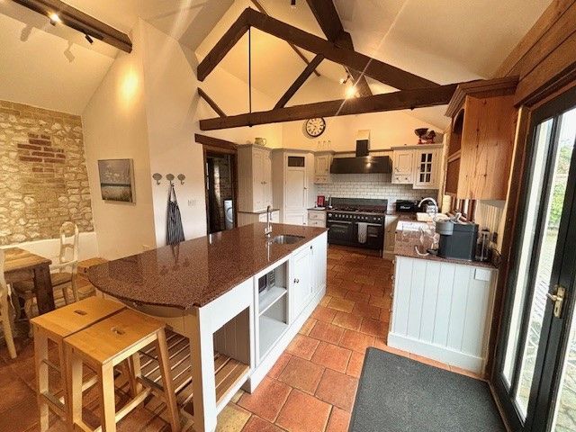 Property photo 3 of 16 Kitchen