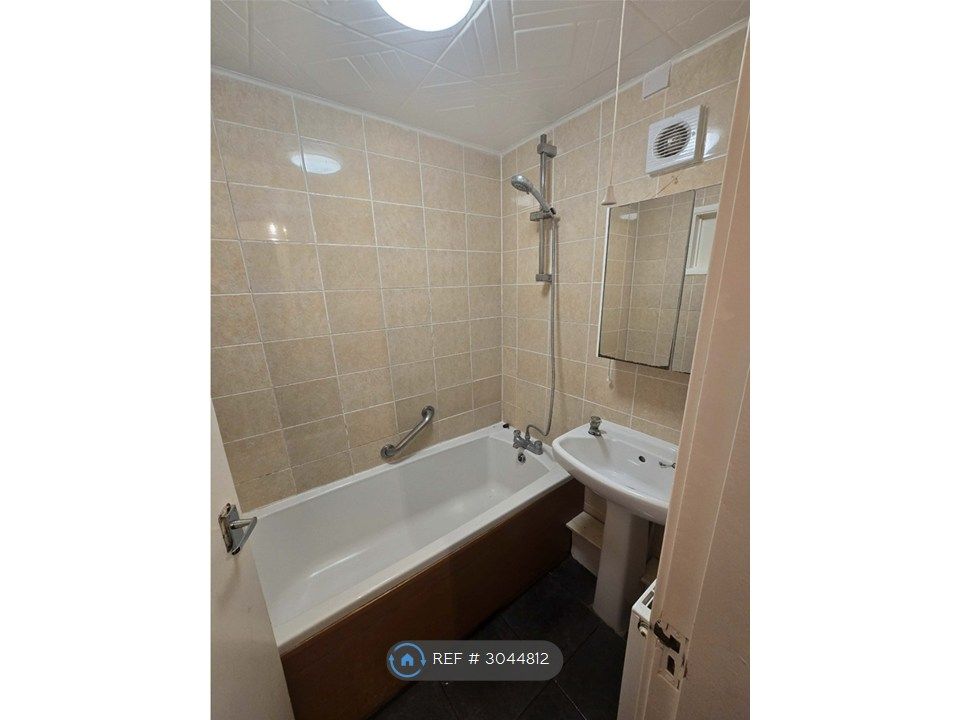 Property photo 3 of 6 Bathroom