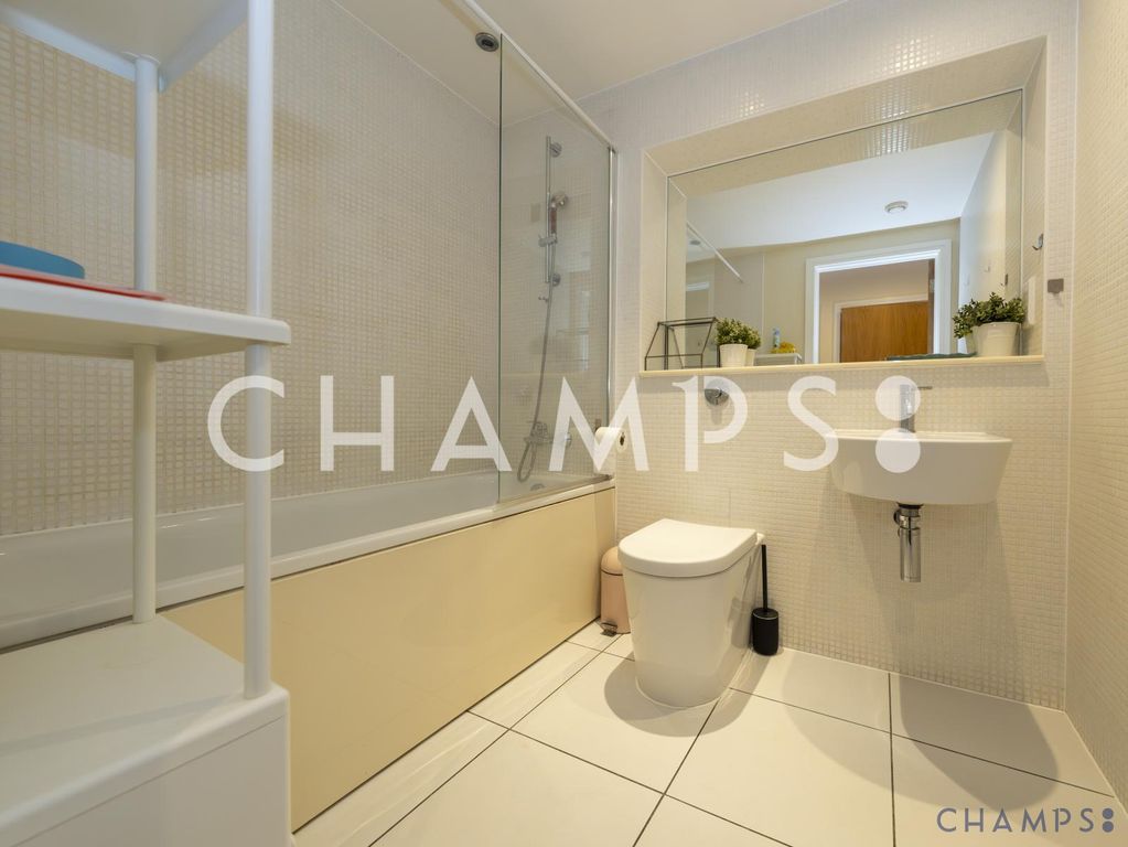 Property photo 1 of 5 1 Bed Flat To Rent Cobalt Point, London E14