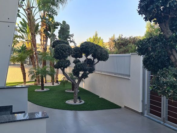 Property photo 2 of 23