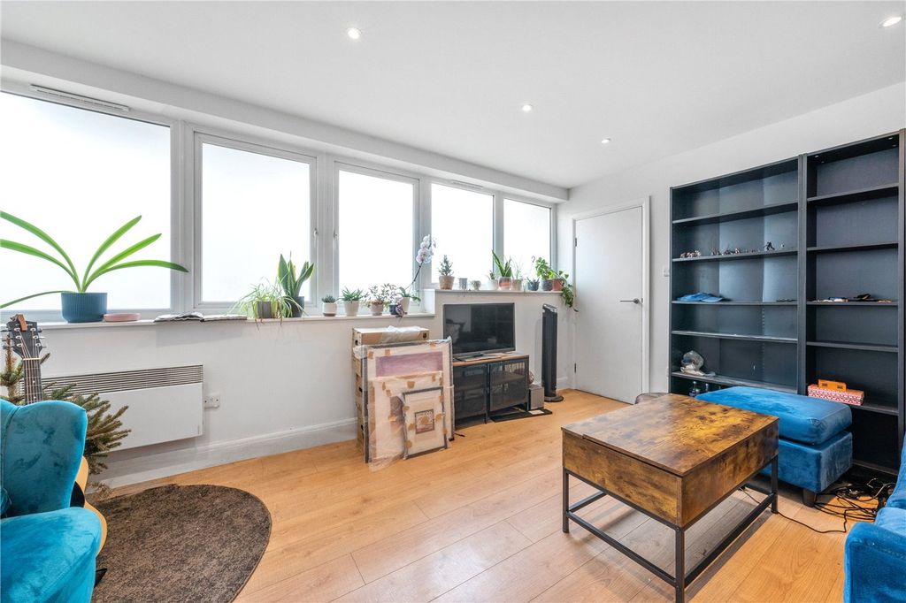 Property photo 3 of 10 Picture No. 06
