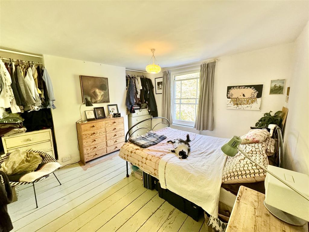 Property photo 3 of 21