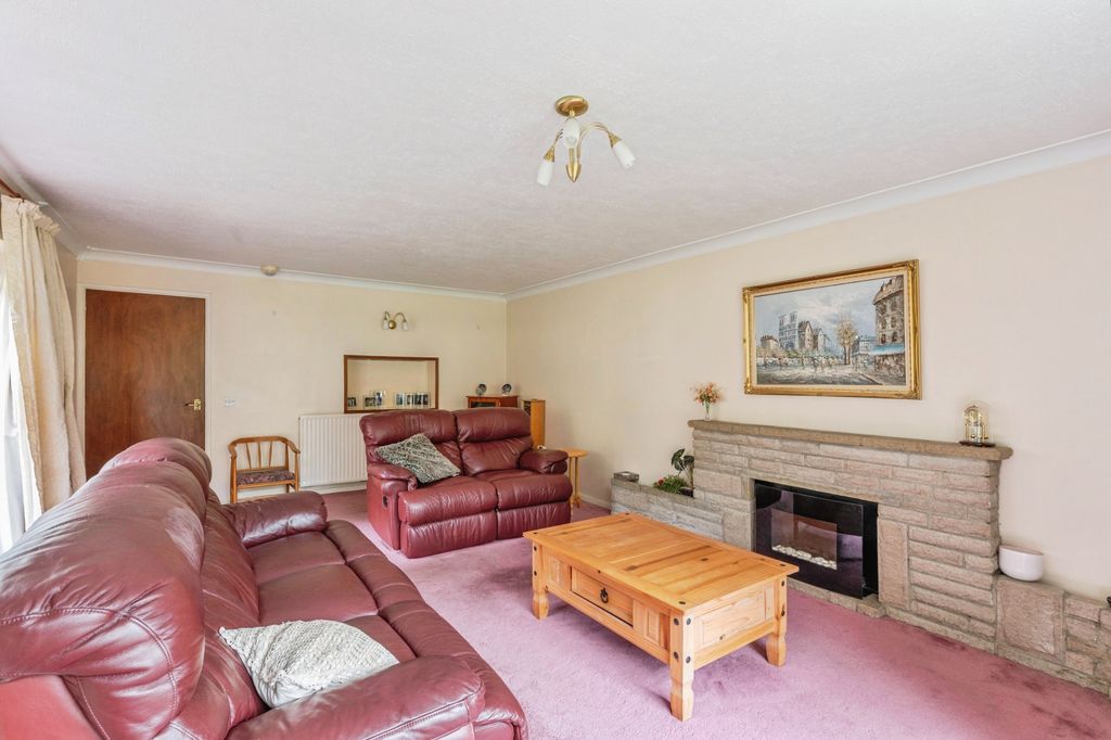 Property photo 3 of 20