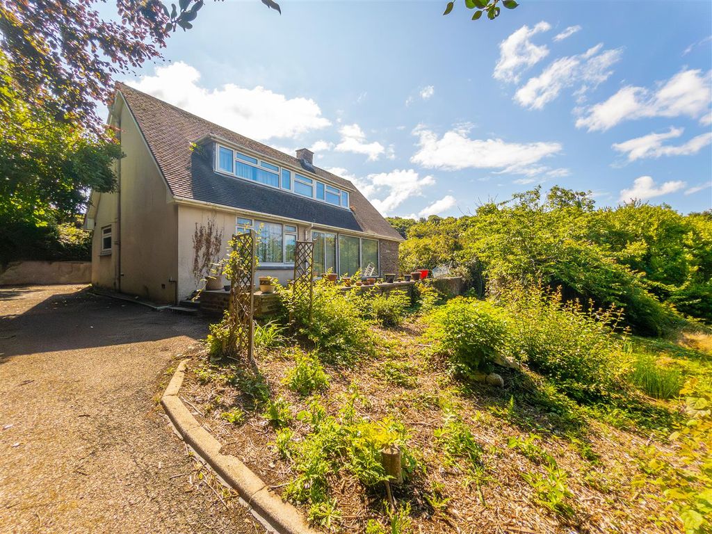 Property photo 1 of 28 New Milton, Helston-06.Jpg