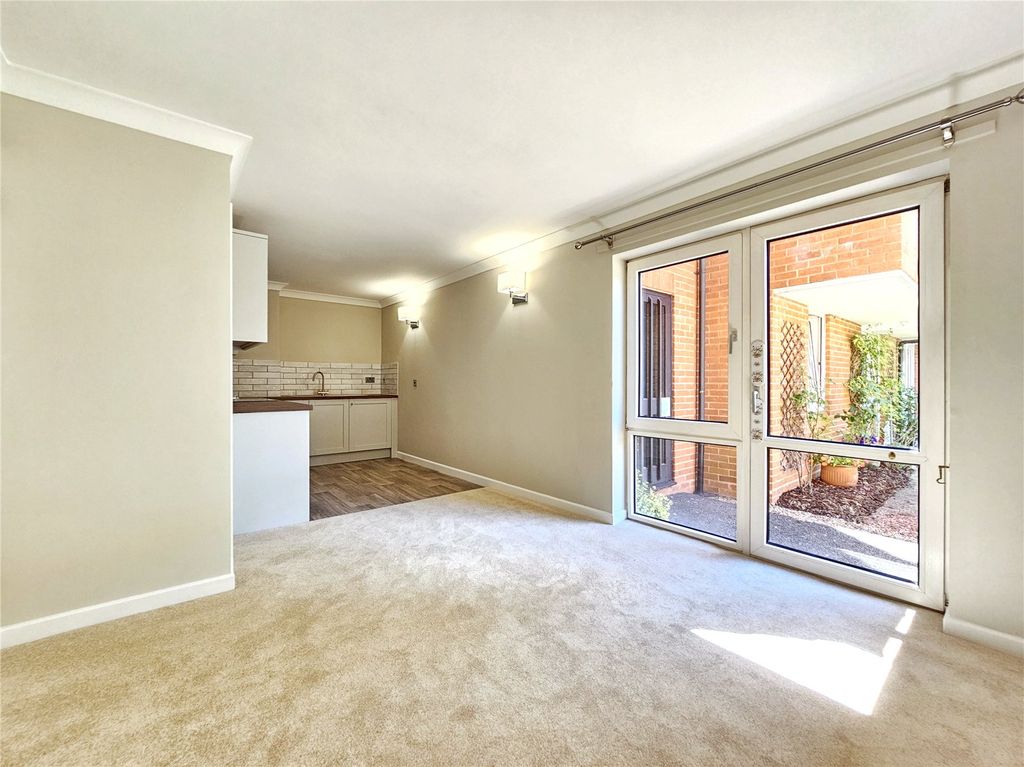 Property photo 3 of 11 Picture No. 02