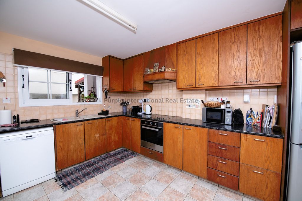 Property photo 3 of 63