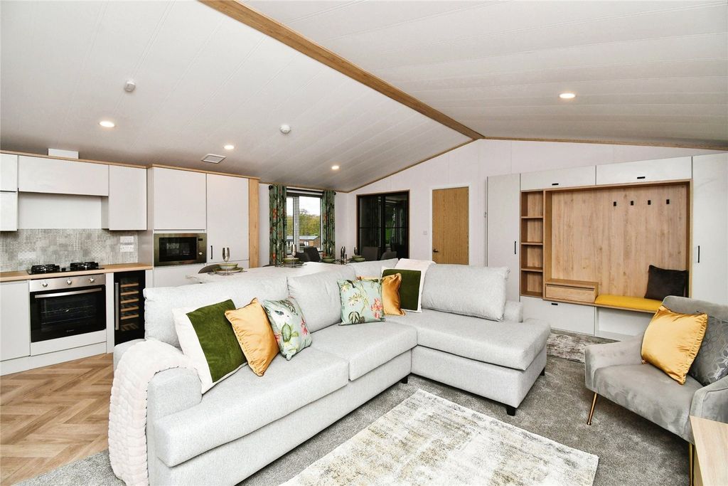Property photo 2 of 16 Picture No. 03