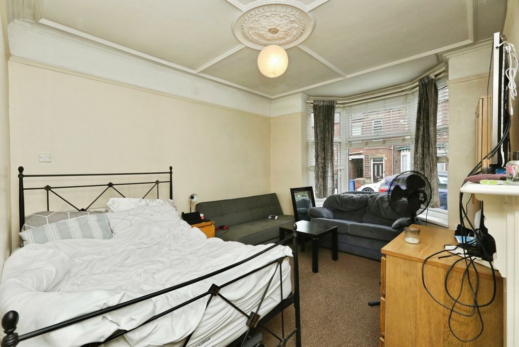 Property photo 3 of 18 Pbox-Img.Jpg