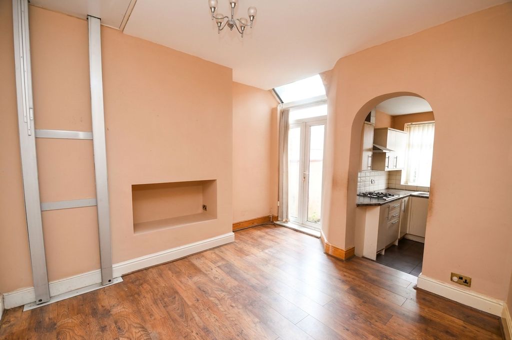 Property photo 3 of 11