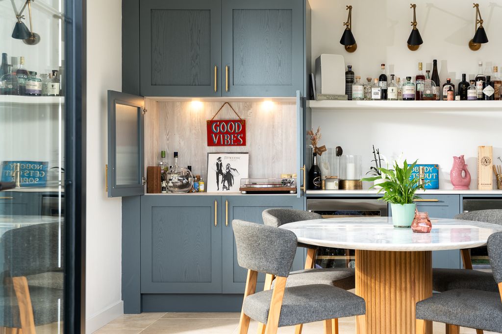 Property photo 2 of 24