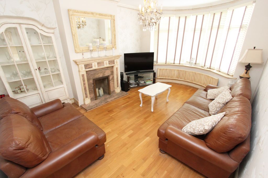 Property photo 2 of 17 Img_3959A