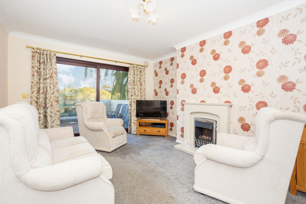 Property photo 3 of 20 Living Room