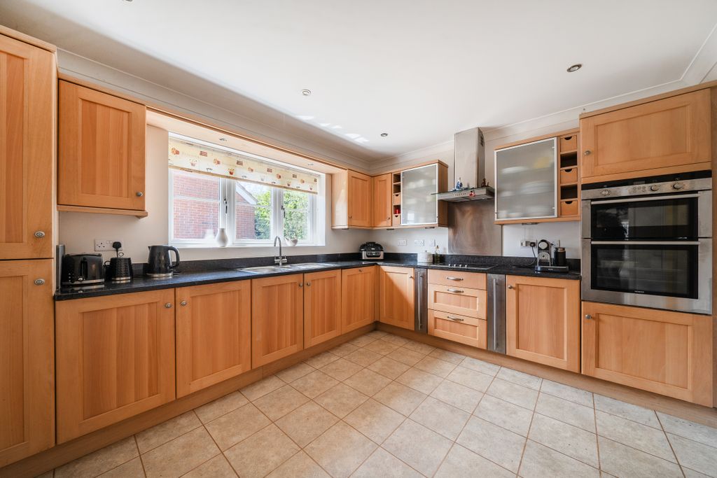 Property photo 2 of 8 1493631-13-6A61F10c5Bc7d