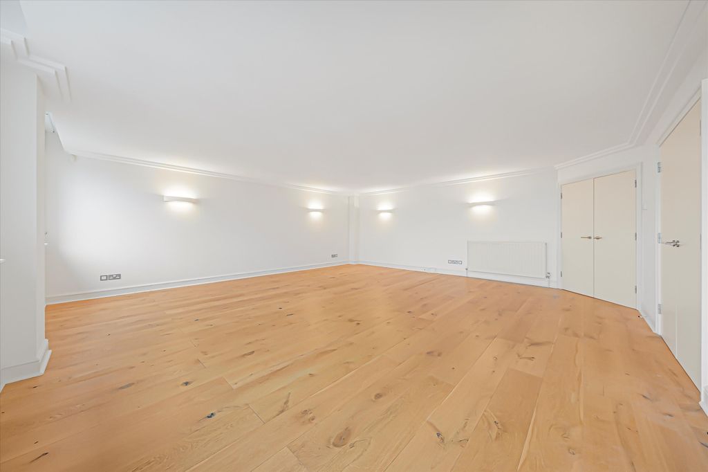 Property photo 3 of 27 Image