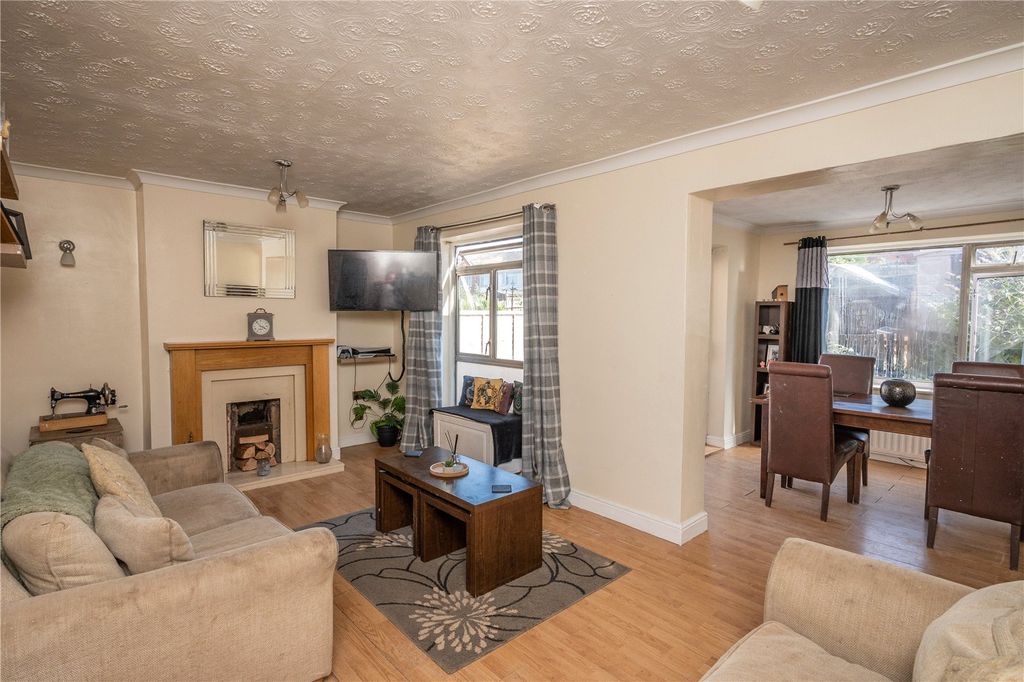 Property photo 2 of 19 Picture No. 25