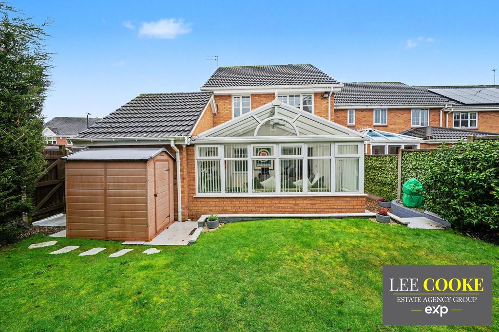 Property photo 1 of 32