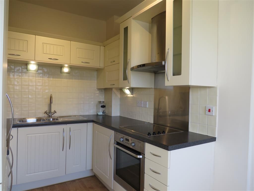 Property photo 3 of 12 Kitchen