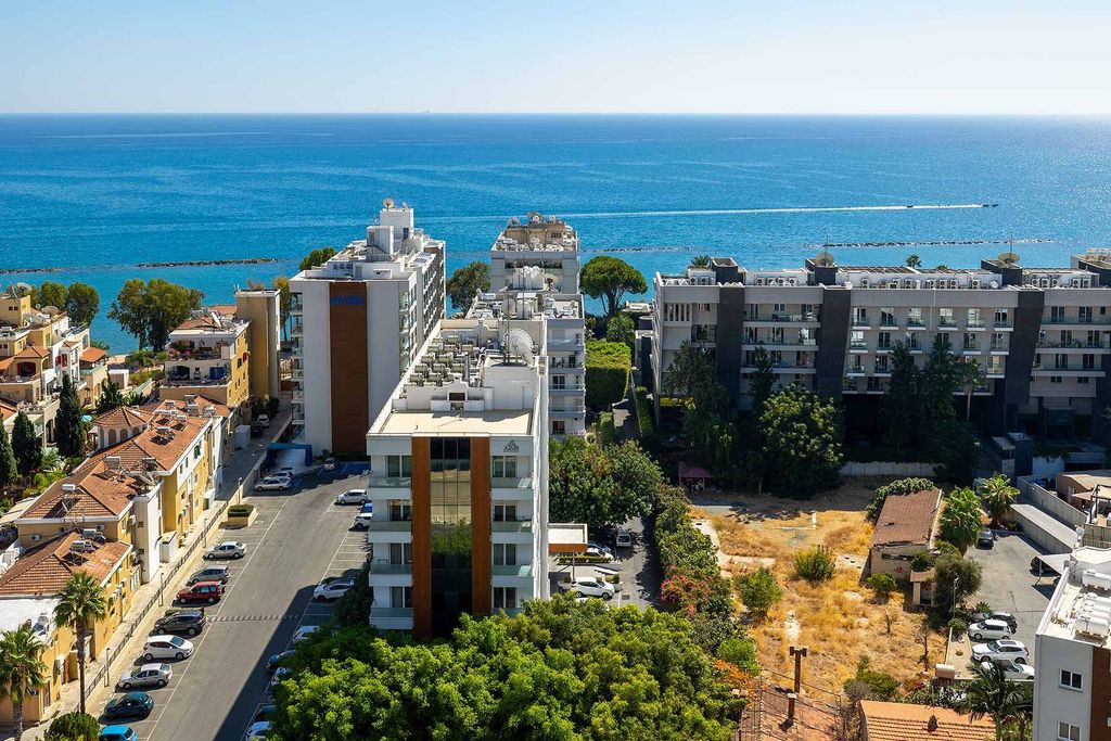 Property photo 2 of 30