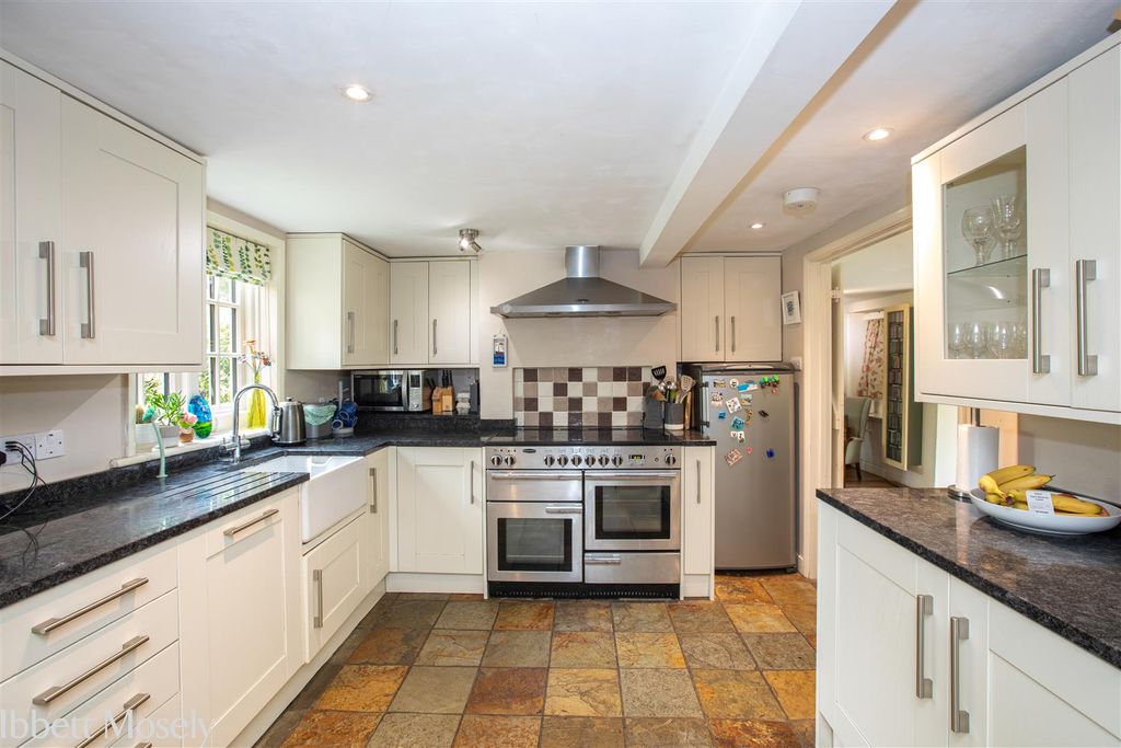 Property photo 2 of 20 34 - New Kitchen.Jpg