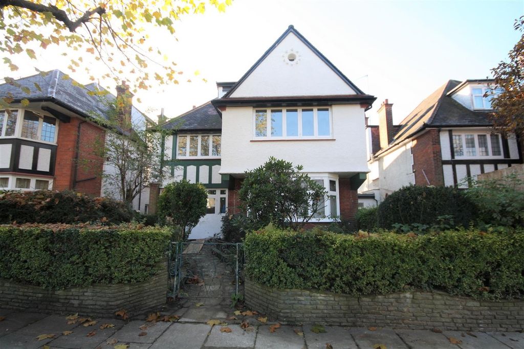 Property photo 2 of 10