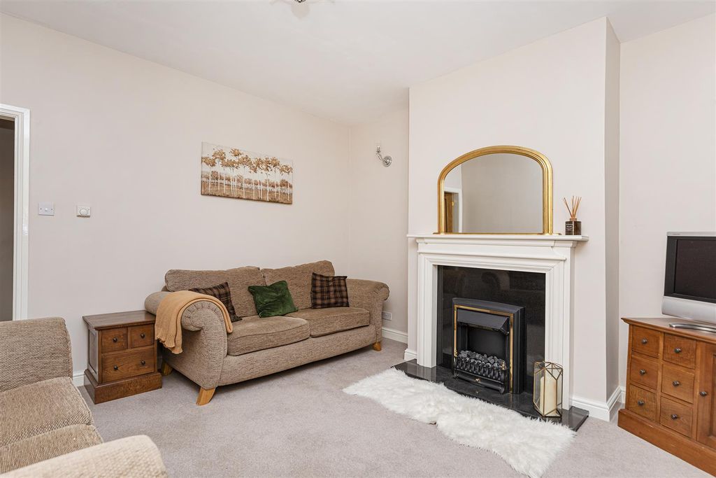 Property photo 3 of 20 Living Room