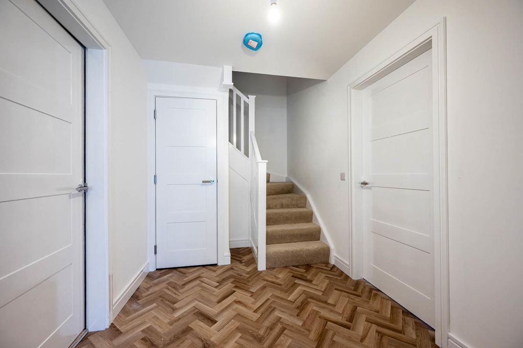 Property photo 3 of 16 Hall.Jpg