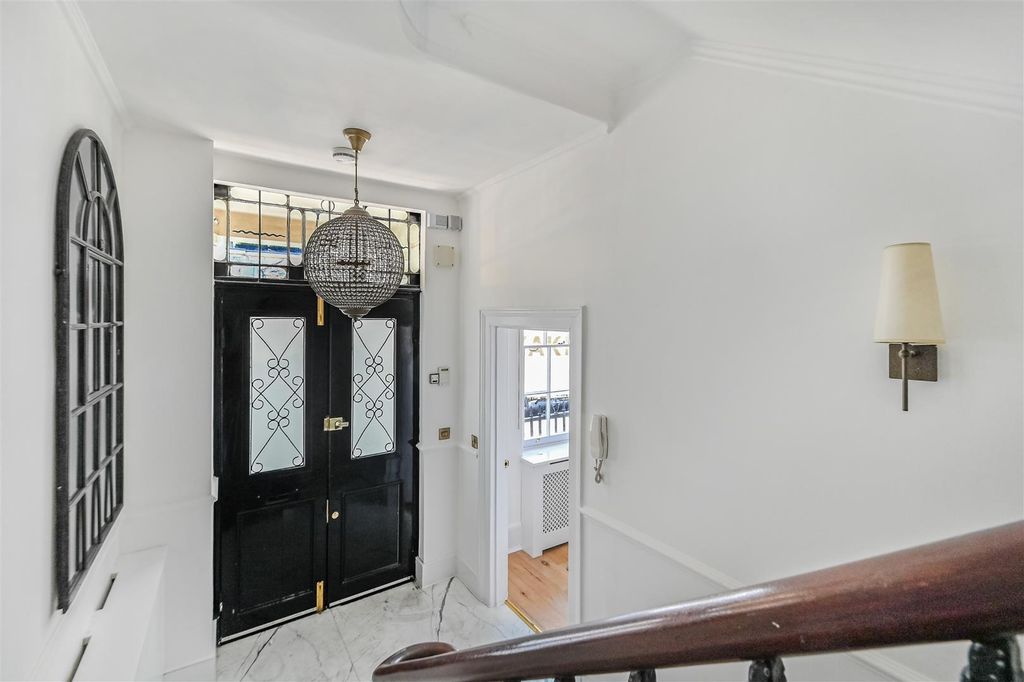 Property photo 2 of 18 60-Park-Street - 19.Jpg