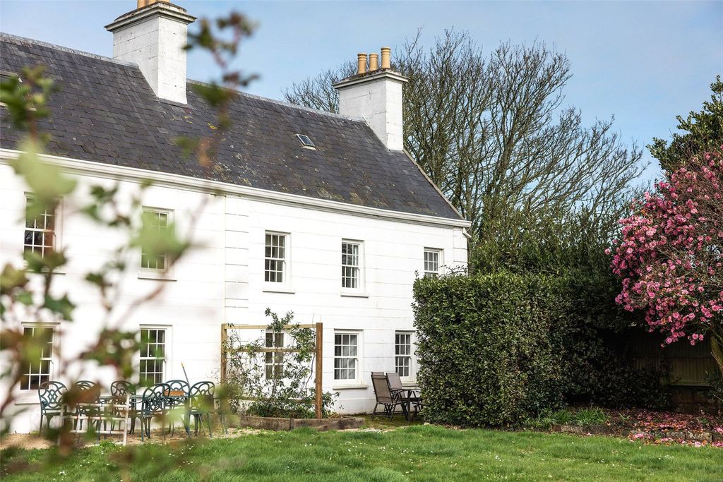 Property photo 1 of 17 Front