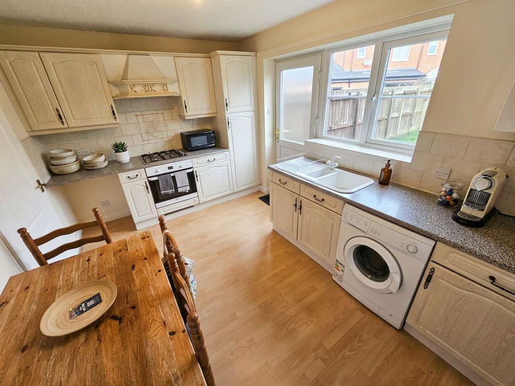 Property photo 3 of 8 Kitchen Diner