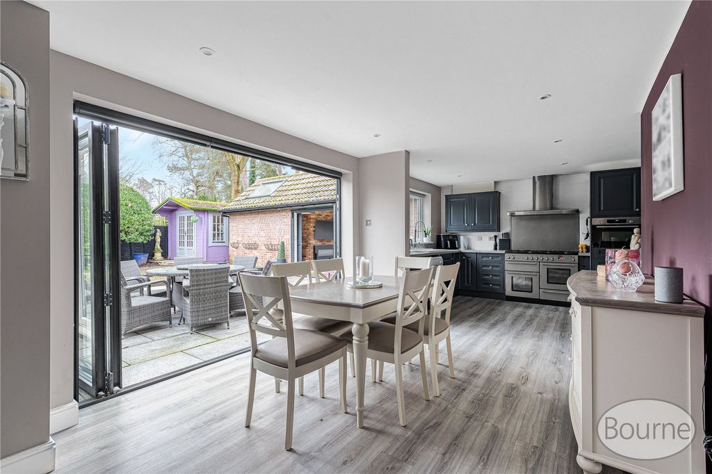 Property photo 3 of 26 Picture No. 10