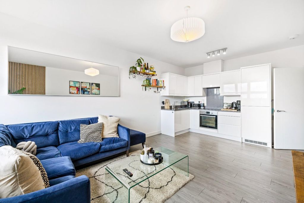 Property photo 2 of 14 Flat 23, The Pinnacle Full Res-6.Jpg