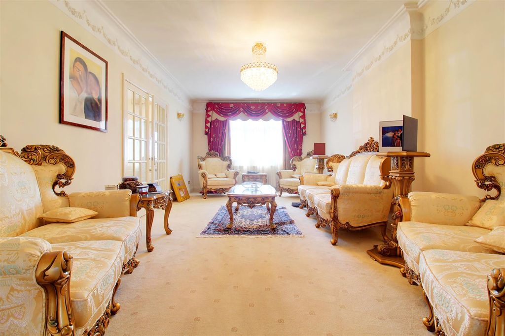 Additional image 12 of 5 bed detached house for saleMymms Drive, Brookmans Park AL9