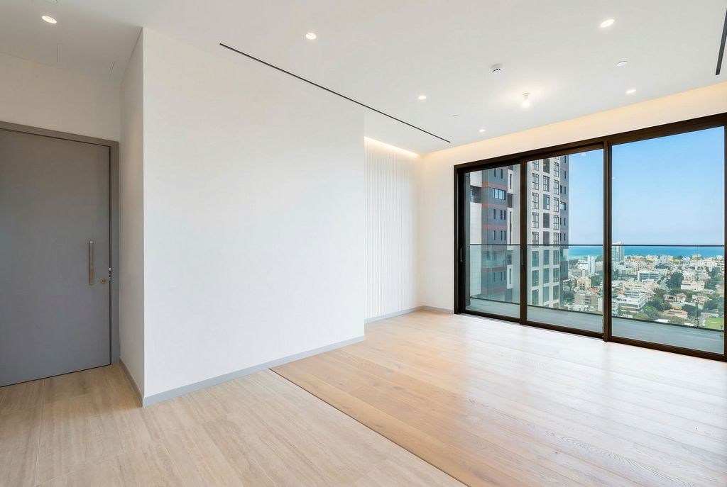 Property photo 2 of 28