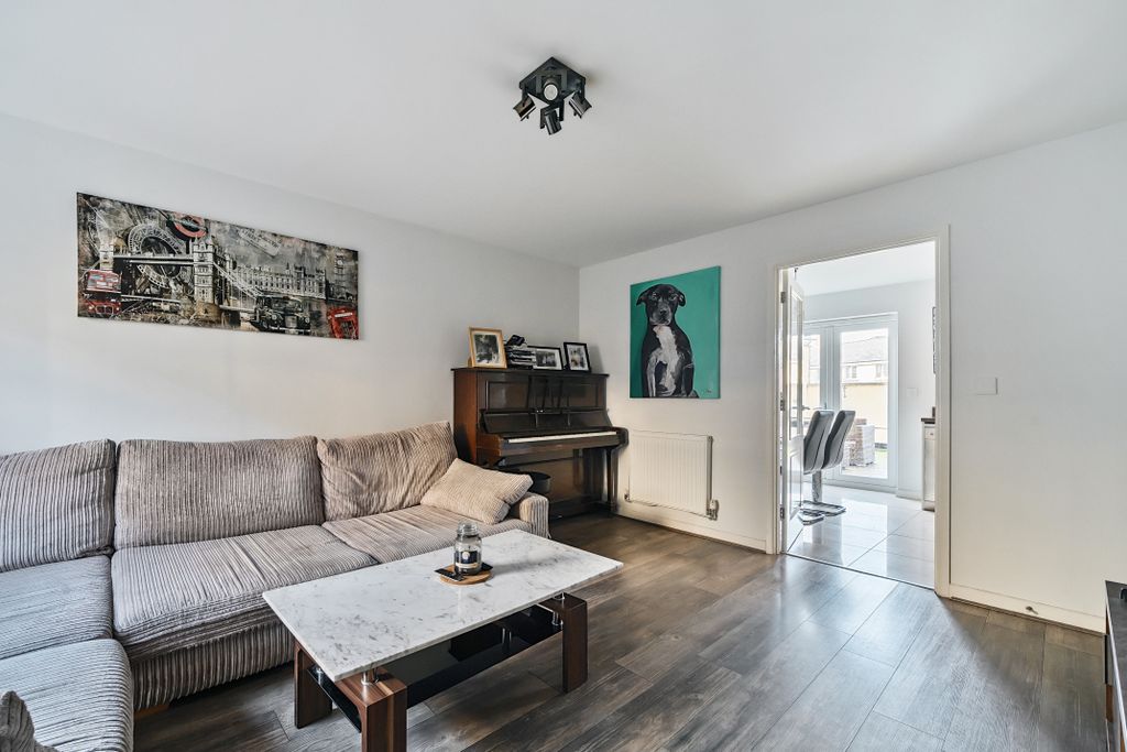 Property photo 2 of 17