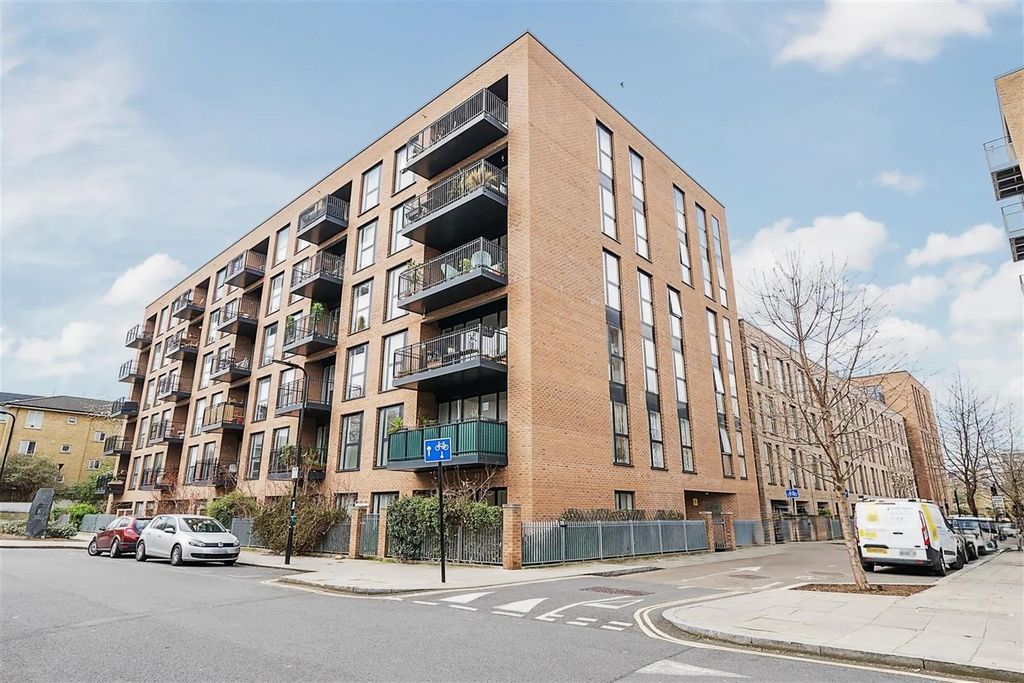 Property photo 1 of 17 (Main)