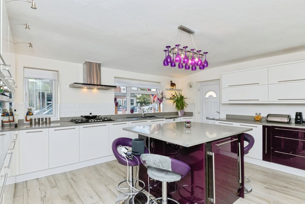 Property photo 1 of 14 Pbox-Img.Jpg