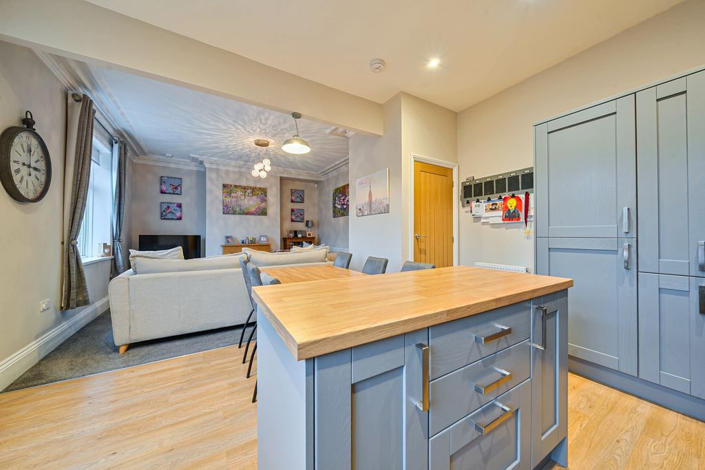 Property photo 2 of 18 Kitchen Diner