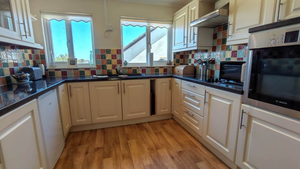 Property photo 2 of 26