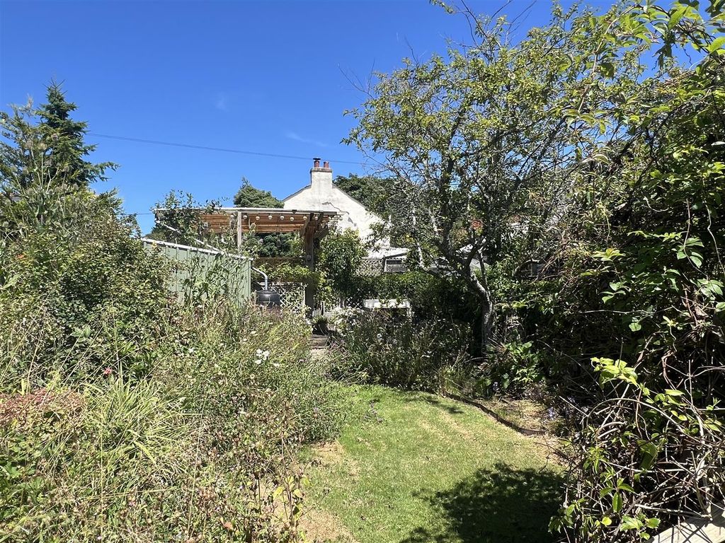 Property photo 2 of 27