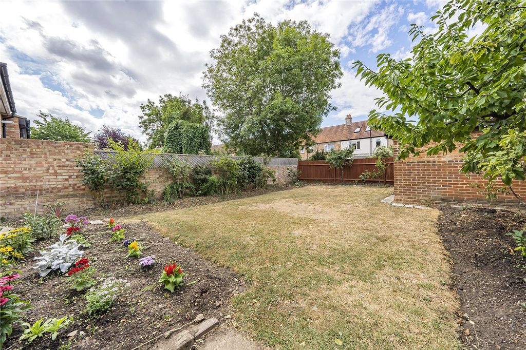 Property photo 2 of 11 Picture No. 16